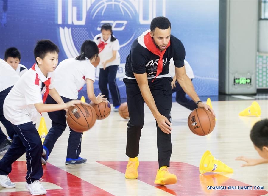 CHINA-WUHAN-BALONCESTO-NBA-STEPHEN CURRY