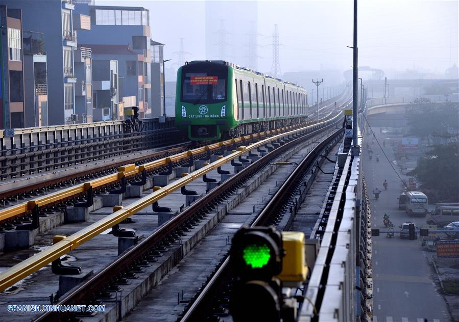 VIETNAM-HANOI-FERROCARRIL URBANO-OPERACION DE PRUEBA