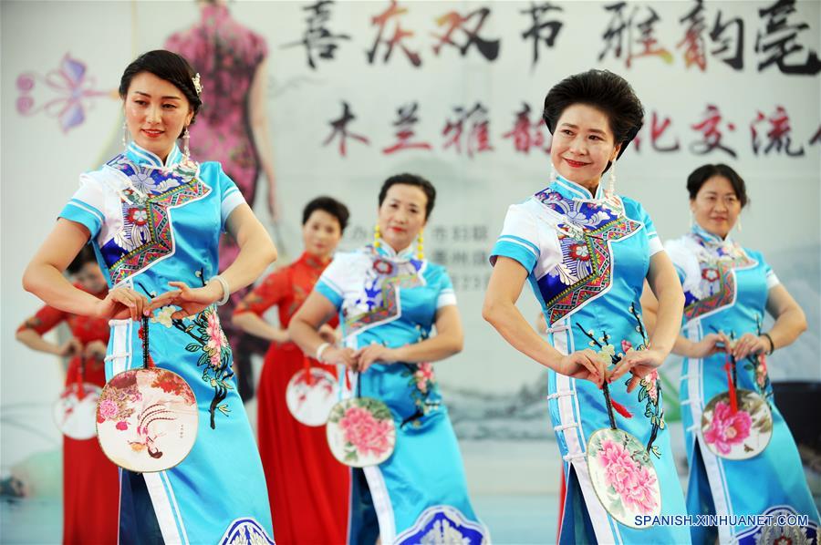 CHINA-ANHUI-FESTIVAL DE MEDIO OTOÑO-DIA NACIONAL-CELEBRACION