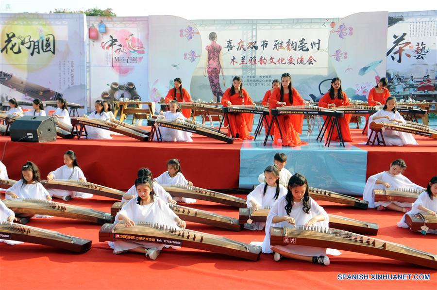 CHINA-ANHUI-FESTIVAL DE MEDIO OTOÑO-DIA NACIONAL-CELEBRACION