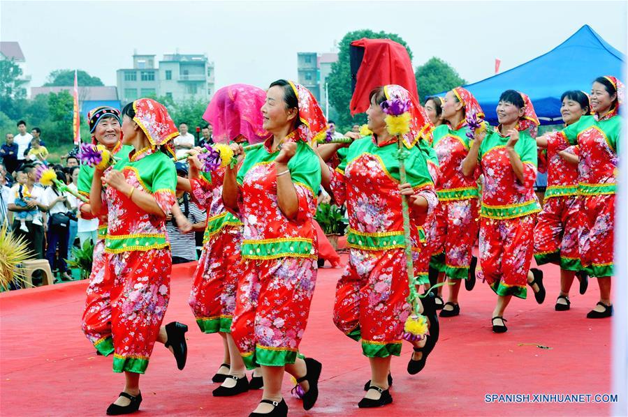 CHINA-JIANGXI-FESTIVAL DE MEDIO OTOÑO-DIA NACIONAL-CELEBRACION