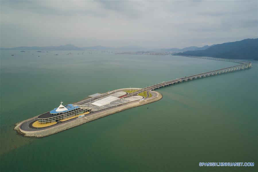 CHINA-HONG KONG-PUENTE-CONSTRUCCION