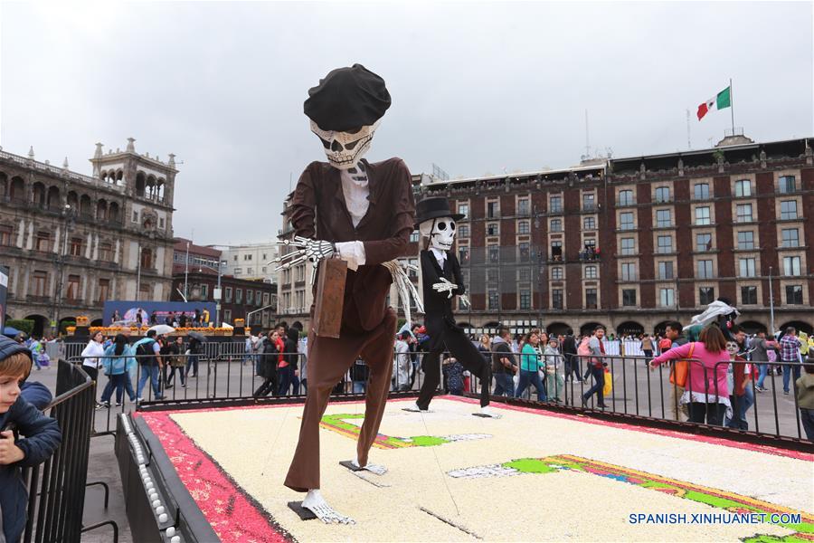 MEXICO-CIUDAD DE MEXICO-DIA DE MUERTOS-MEGA OFRENDA