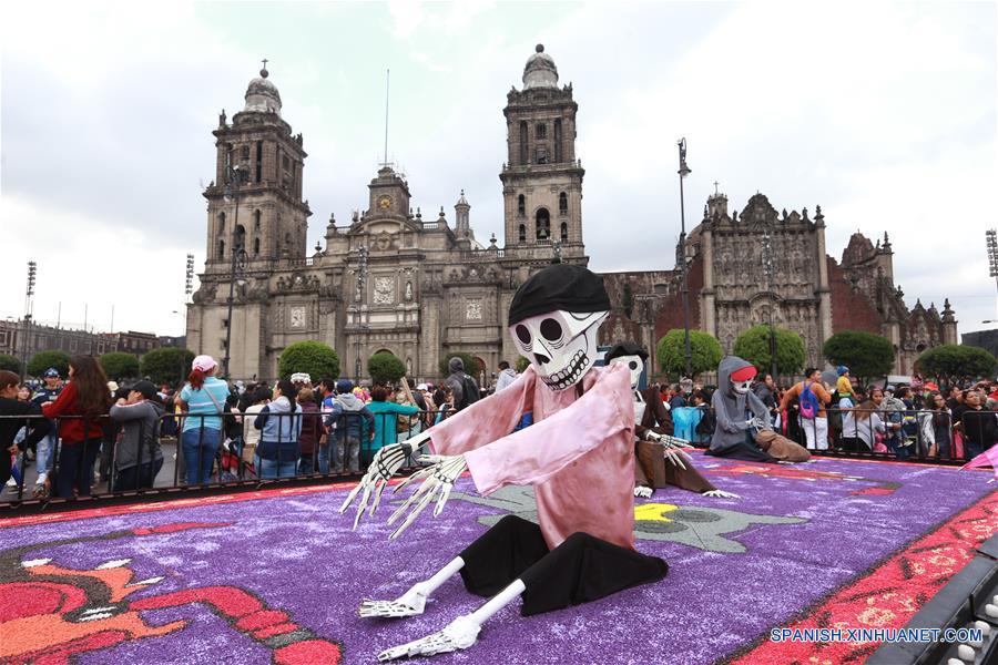 MEXICO-CIUDAD DE MEXICO-DIA DE MUERTOS-MEGA OFRENDA