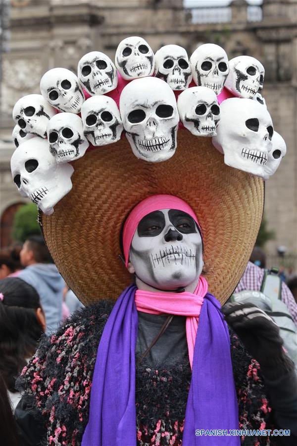 MEXICO-CIUDAD DE MEXICO-DIA DE MUERTOS-MEGA OFRENDA