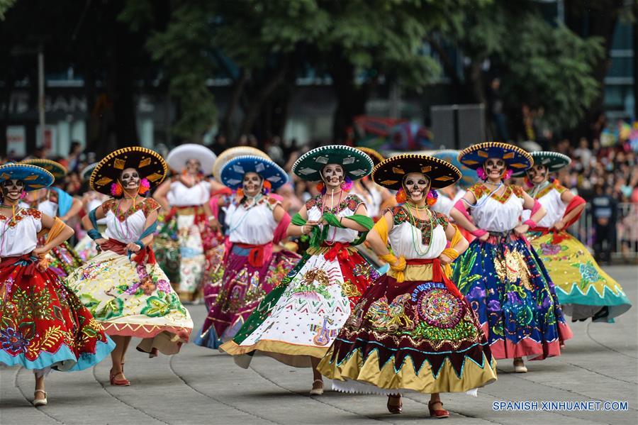 MEXICO-CIUDAD DE MEXICO-DIA DE MUERTOS-DESFILE