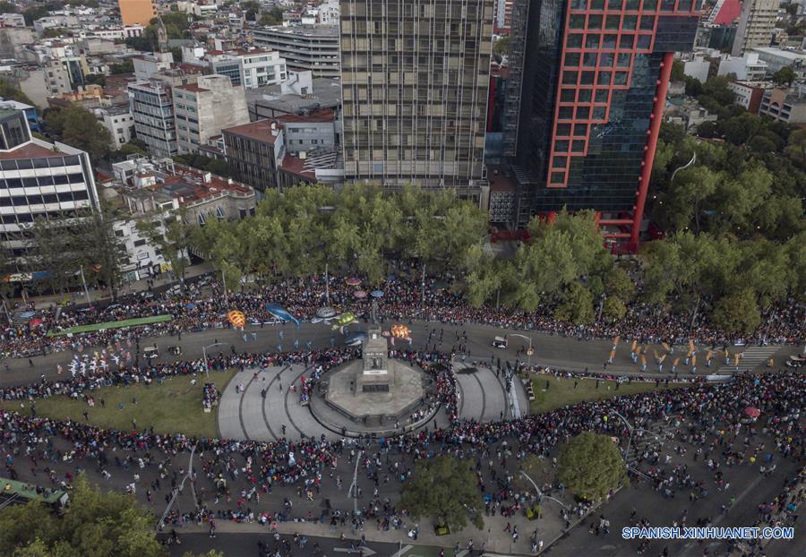 MEXICO-CIUDAD DE MEXICO-DIA DE MUERTOS-DESFILE