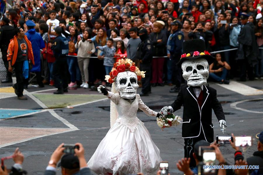 MEXICO-CIUDAD DE MEXICO-DIA DE MUERTOS-DESFILE