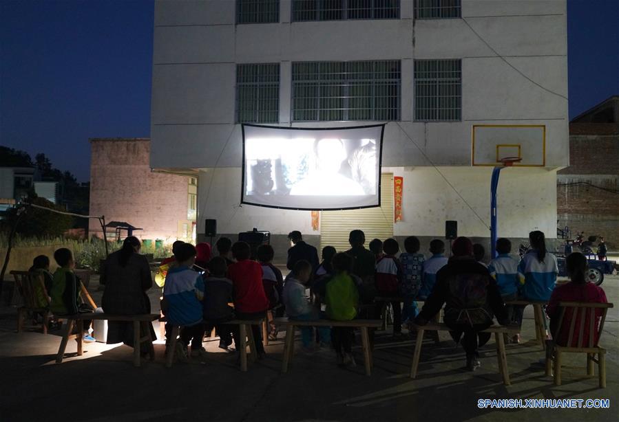 CHINA-JIANGXI-PROYECCIONISTA DE CINE  