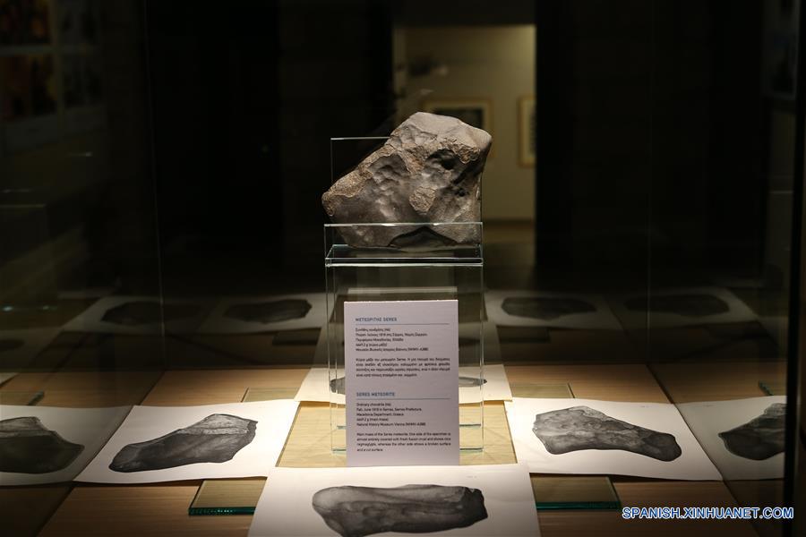 GRECIA-ATENAS-METEORITO-EXHIBICION