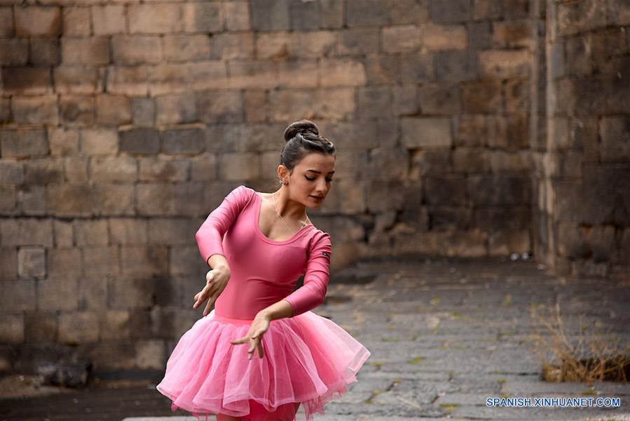 SIRIA-SWEIDA-BAILARINA KHUDAIR-SERIE