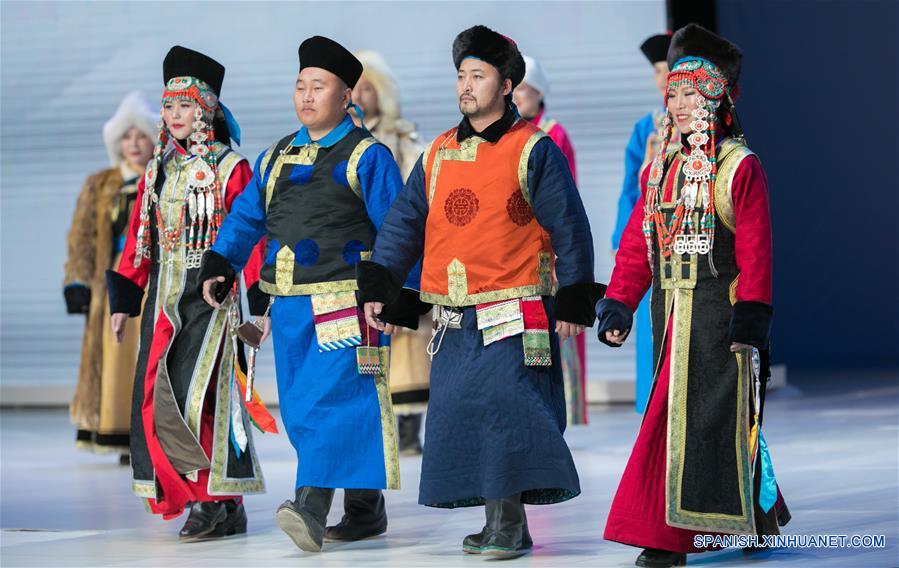 CHINA-HOHHOT-FESTIVAL DE TRAJES