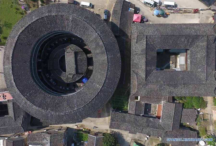 CHINA-FUJIAN-TULOU-SERIE