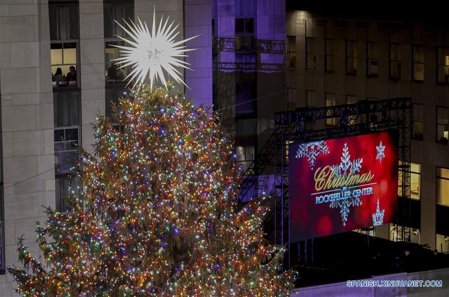 EEUU-NUEVA YORK-ROCKEFELLER CENTER-ARBOL DE NAVIDAD
