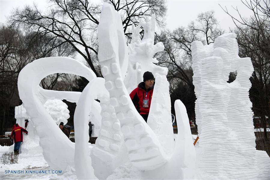 CHINA-HEILONGJIANG-ESCULTURA DE NIEVE