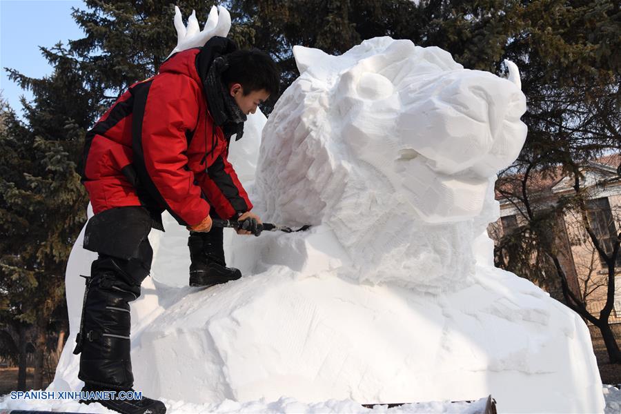 CHINA-HEILONGJIANG-ESCULTURA DE NIEVE