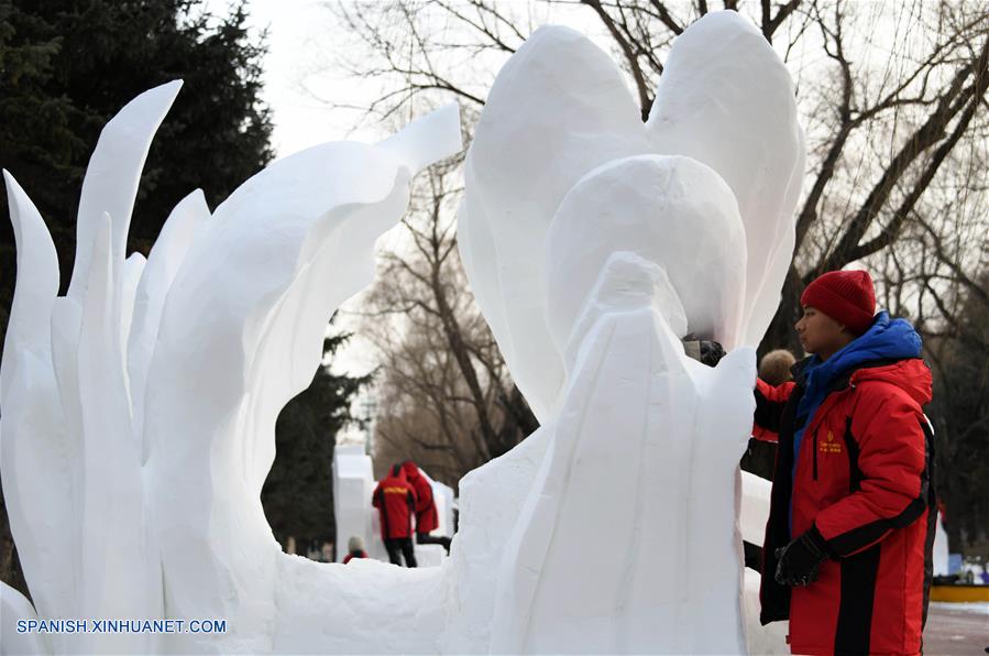 CHINA-HEILONGJIANG-ESCULTURA DE NIEVE