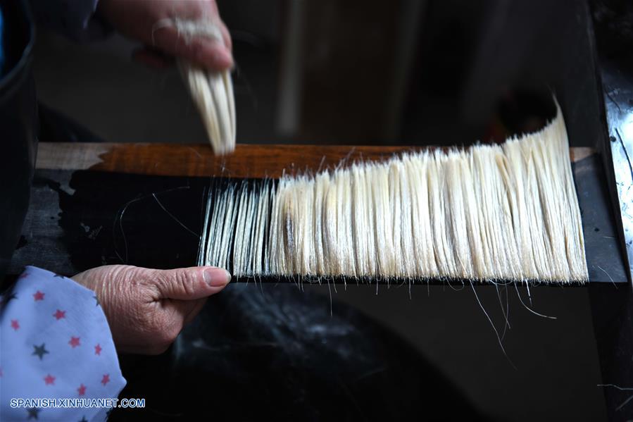 CHINA-ANHUI-PINCELES DE TINTA XUAN-FABRICACION