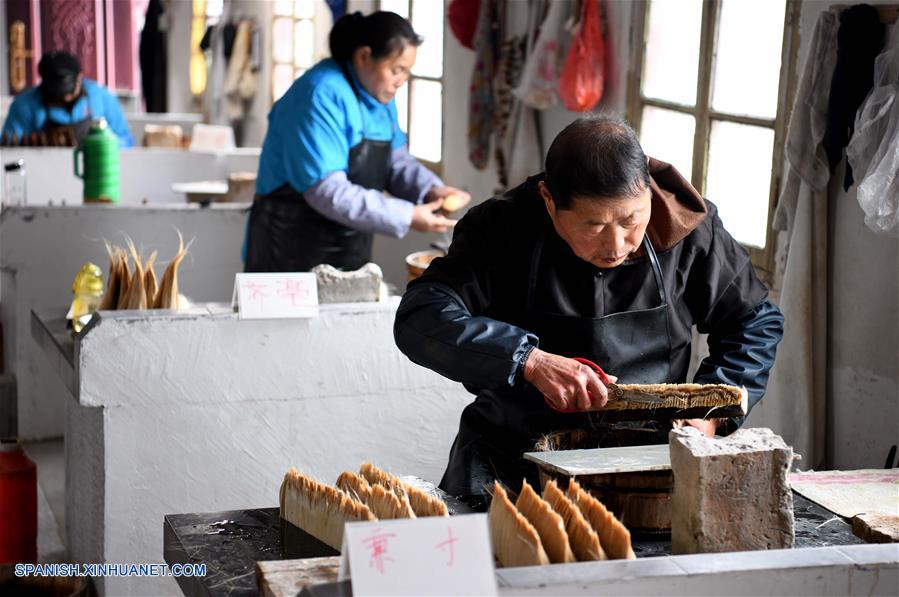 CHINA-ANHUI-PINCEL DE TINTA XUAN-FABRICACION