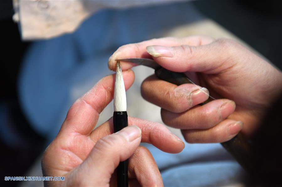 CHINA-ANHUI-PINCEL DE TINTA XUAN-FABRICACION