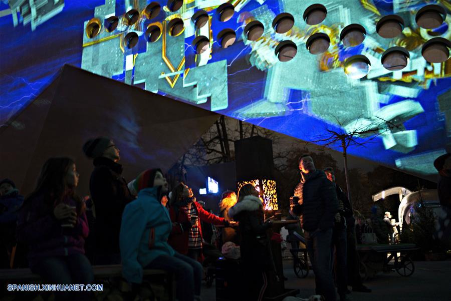 SUIZA-ZURICH-MUSEO NACIONAL-ESPECTACULO DE LUCES