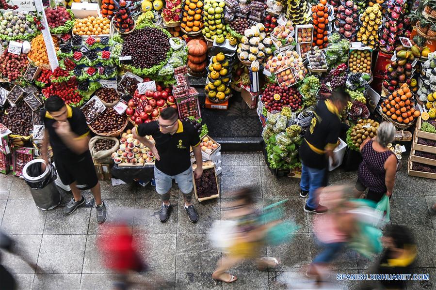 BRASIL-SAO PAULO-COMPRAS DE NAVIDAD