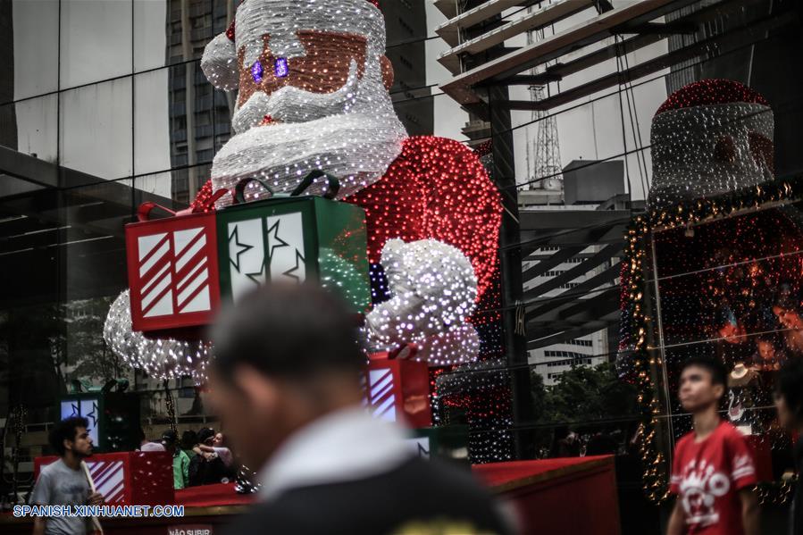 BRASIL-SAO PAULO-NAVIDAD