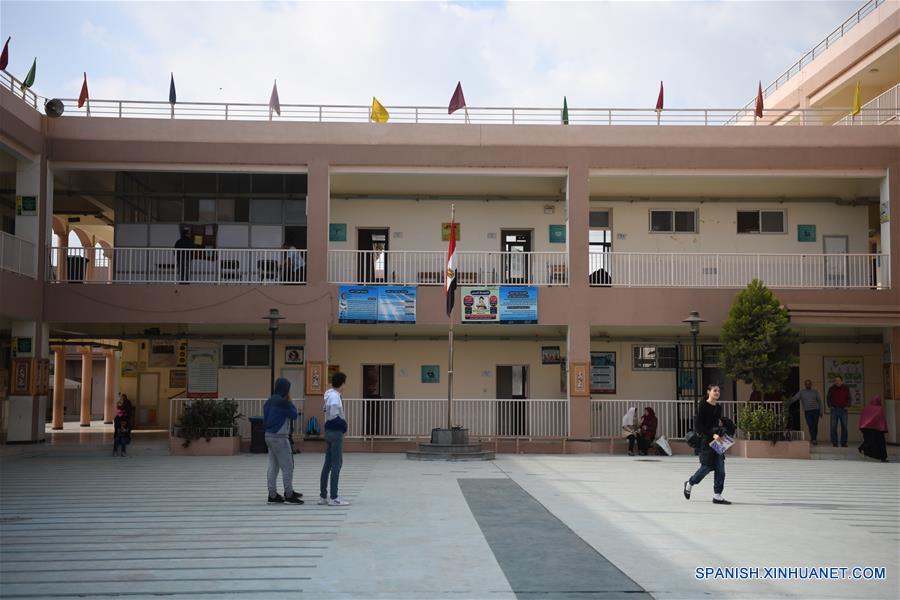 EGIPTO-MENUFIA-CHINA-CONSTRUCCION DE ESCUELA-SERIE