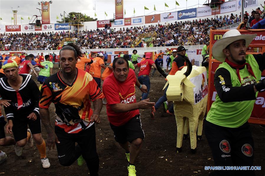 COSTA RICA-SAN JOSE-FIESTAS DEL ZAPOTE