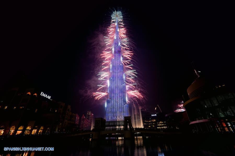 EAU-DUBAI-BURJ KHALIFA-AÑO NUEVO