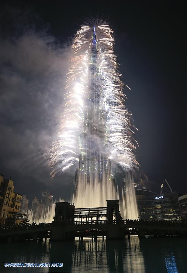 EAU-DUBAI-BURJ KHALIFA-AÑO NUEVO