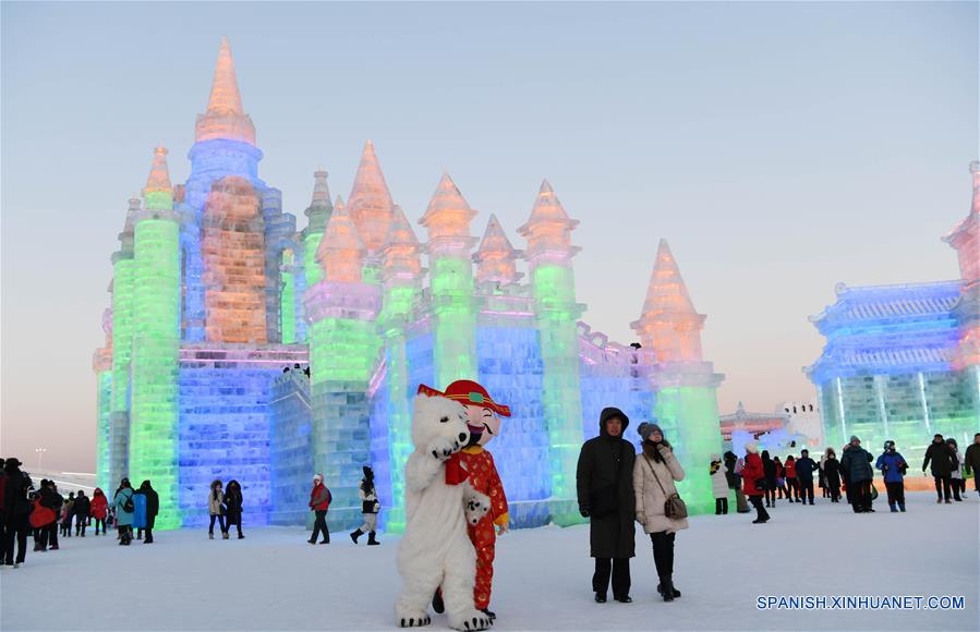CHINA-HEILONGJIANG-FESTIVAL DE HIELO Y NIEVE