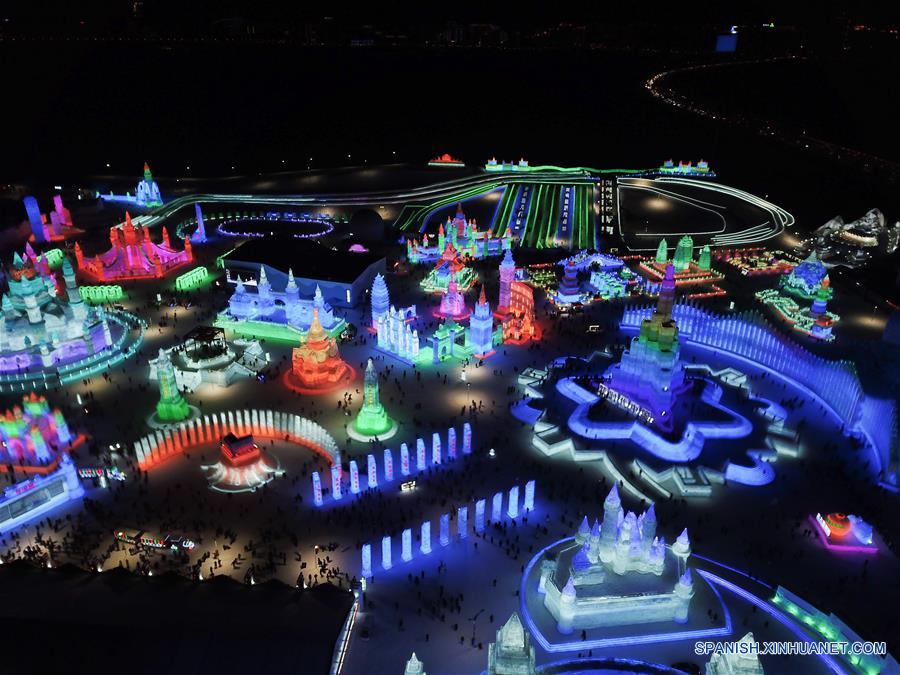 CHINA-HEILONGJIANG-FESTIVAL DE HIELO Y NIEVE