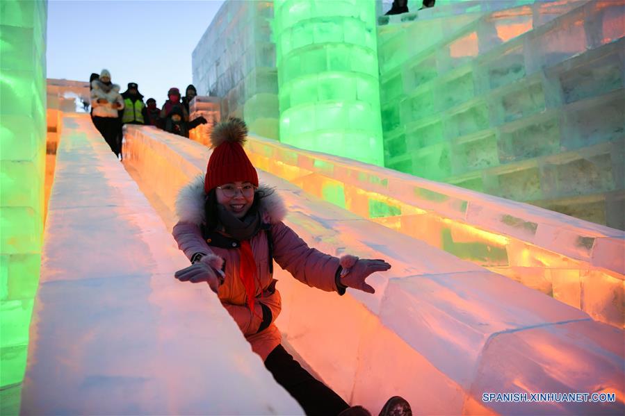 CHINA-HEILONGJIANG-FESTIVAL DE HIELO Y NIEVE
