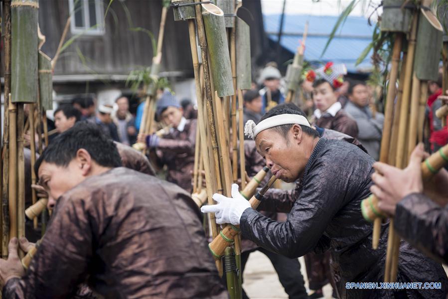 CHINA-GUIZHOU-GRUPO ETNICO MIAO-AÑO NUEVO