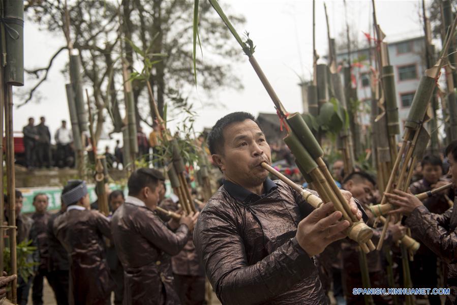 CHINA-GUIZHOU-GRUPO ETNICO MIAO-AÑO NUEVO