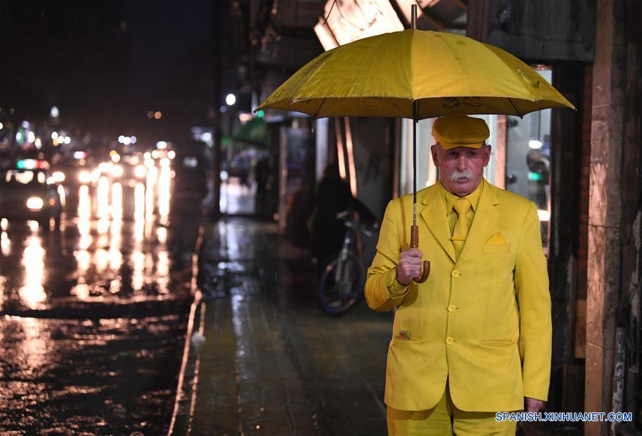 SIRIA-ALEPO-HOMBRE AMARILLO