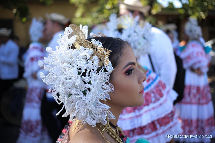 PANAMA-LAS TABLAS-DESFILE DE LAS MIL POLLERAS