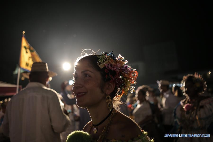 PANAMA-LAS TABLAS-DESFILE DE LAS MIL POLLERAS