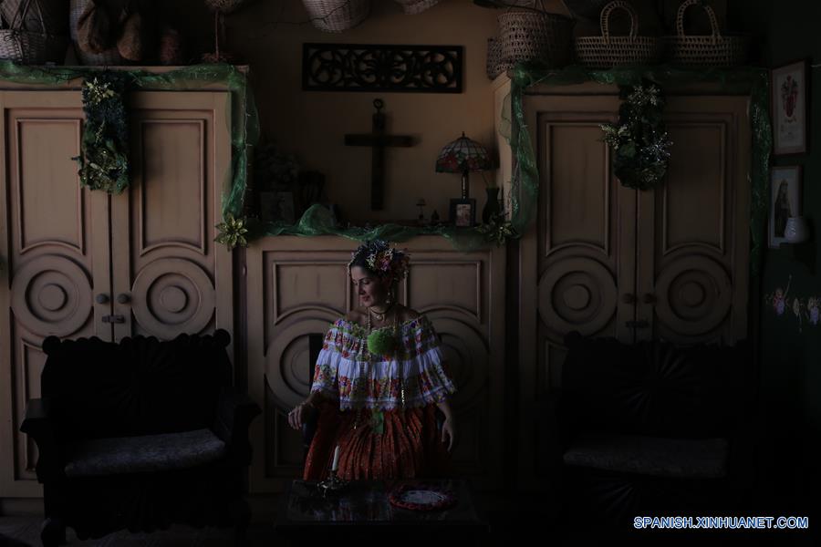 PANAMA-LAS TABLAS-DESFILE DE LAS MIL POLLERAS