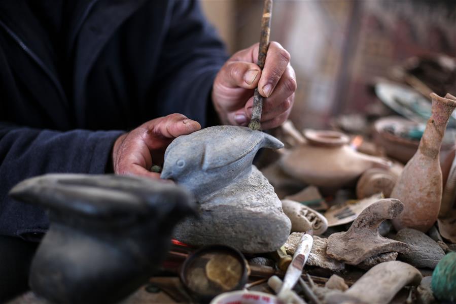 MEDIO ORIENTE-GAZA-ARQUEOLOGO