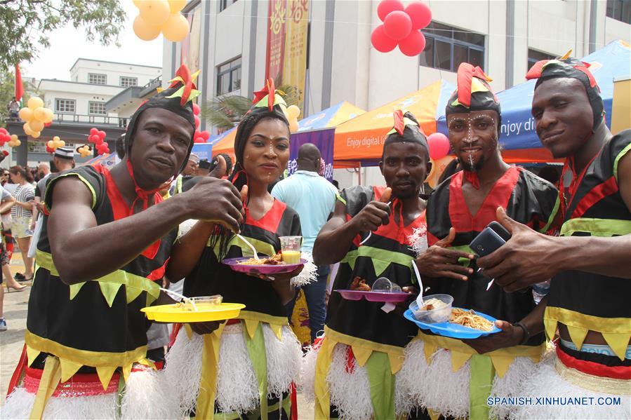 NIGERIA-ABUYA-CHINA-FESTIVAL DE PRIMAVERA-FERIA DEL TEMPLO