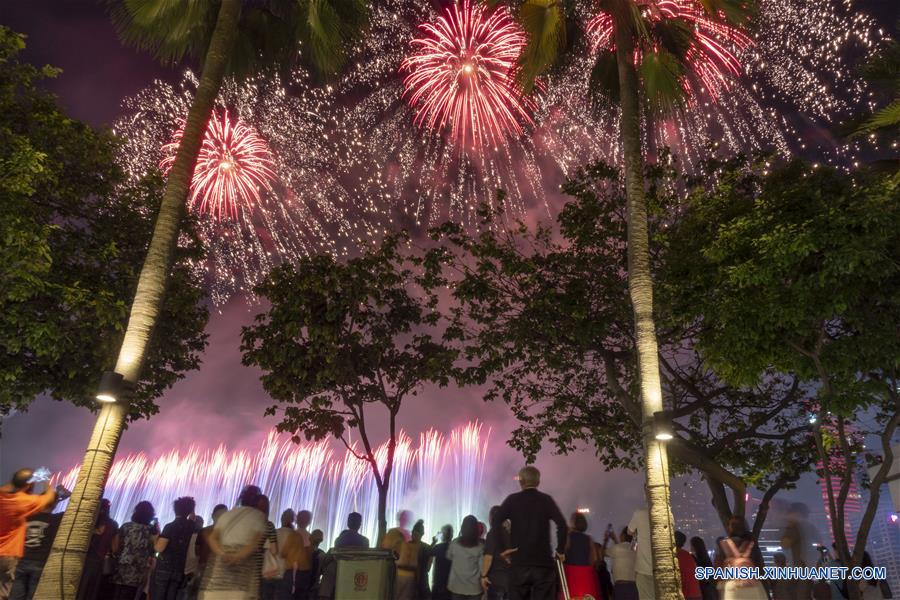 SINGAPUR-SINGAPUR-AÑO NUEVO LUNAR-FUEGOS ARTIFICIALES