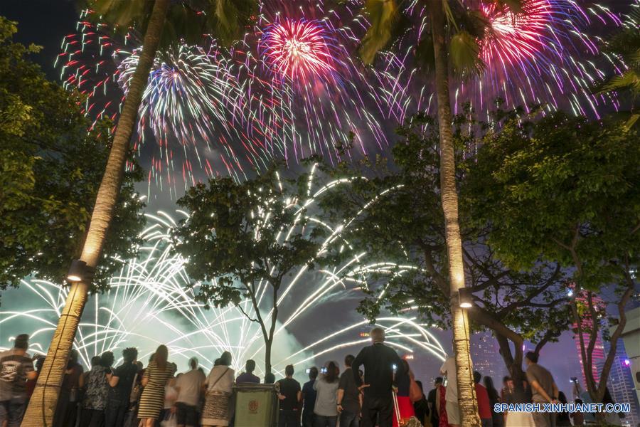 SINGAPUR-SINGAPUR-AÑO NUEVO LUNAR-FUEGOS ARTIFICIALES