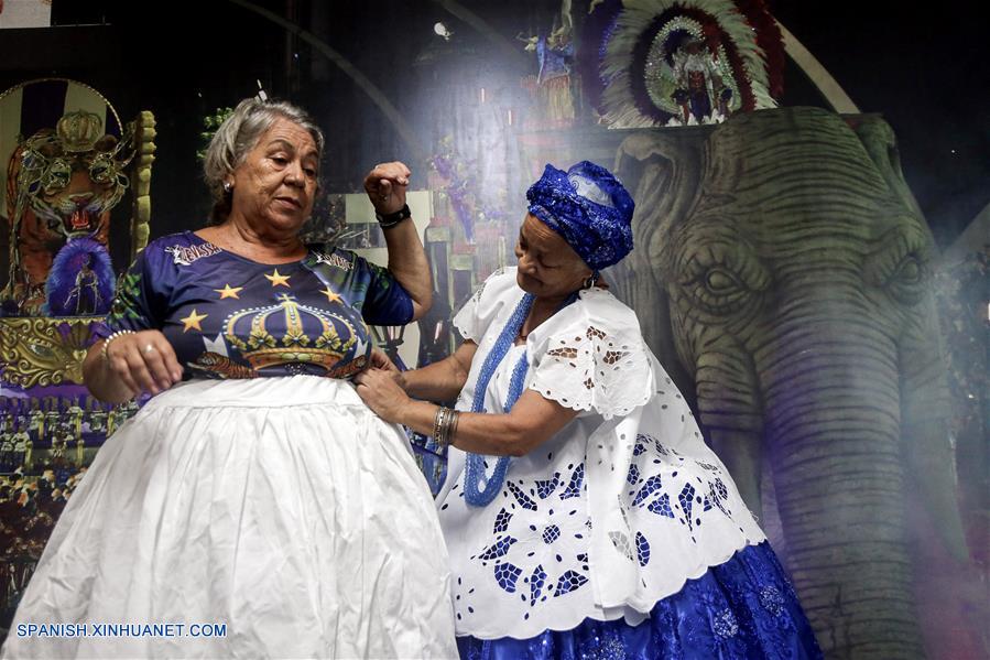 BRASIL-SAO PAULO-CARNAVAL-COSTURERA-SERIE