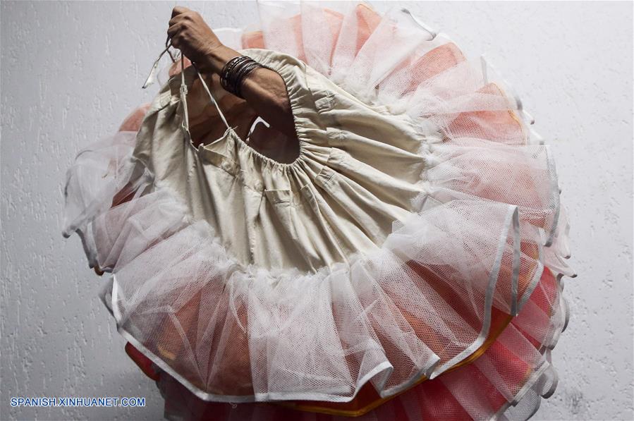BRASIL-SAO PAULO-CARNAVAL-COSTURERA-SERIE