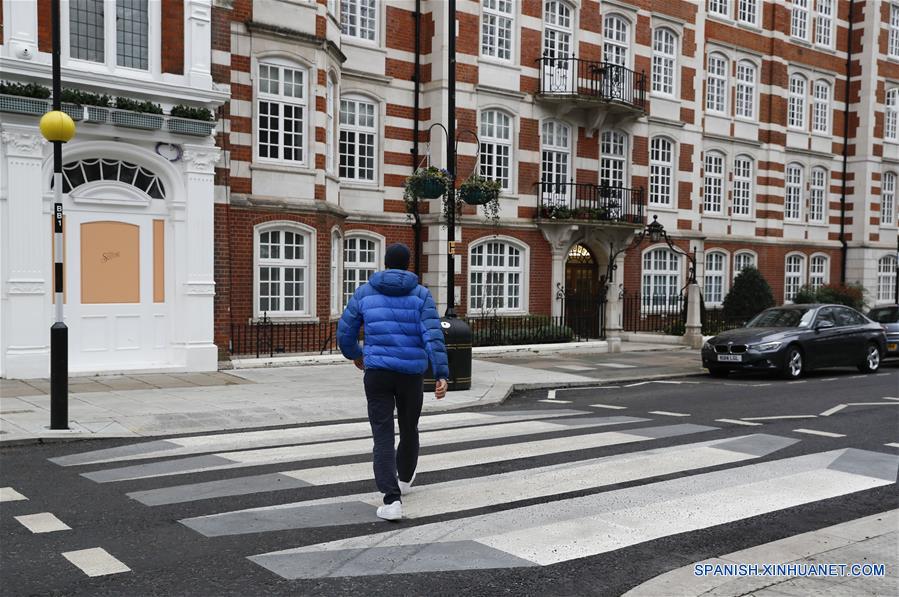 REINO UNIDO-LONDRES-ILUSION OPTICA