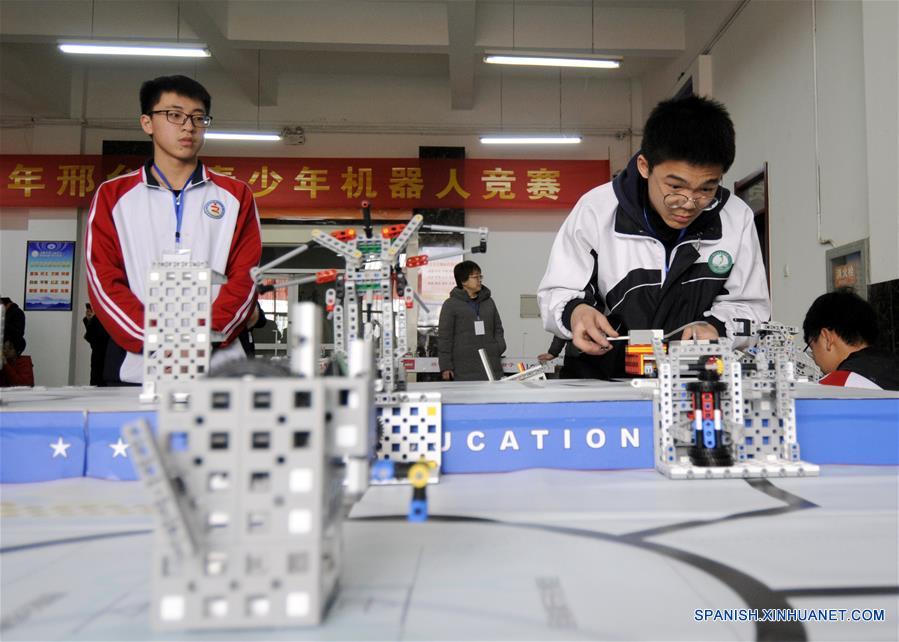 CHINA-HEBEI-CONCURSO DE ROBOTS DE ADOLESCENTES  