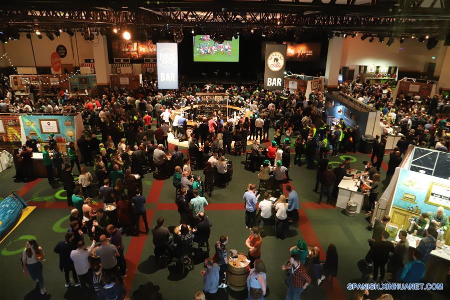 IRLANDA-DUBLIN-FERIA-CERVEZAS ARTESANALES