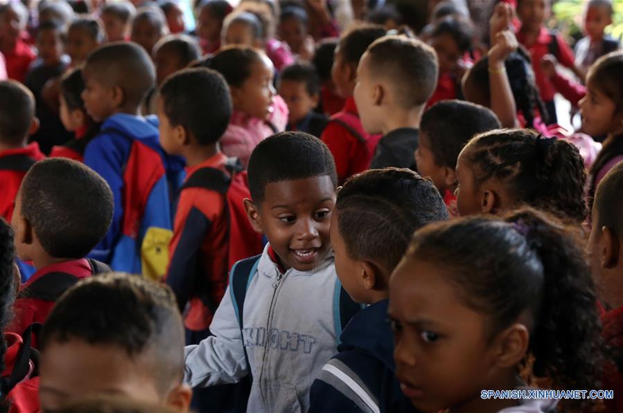 VENEZUELA-CARACAS-CLASES